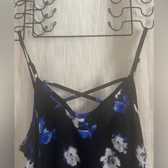 Torrid Tank - Picture 2 of 5